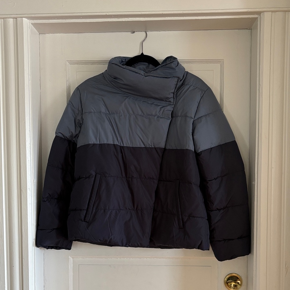 Summersalt Women's Two-Tone Puffer Jacket - Dark Gray and Black